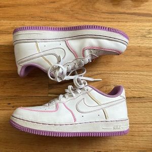 Nike Air Force 1 Contrast Stitch DC9672-110 Fuchsia Glow Purple Pink White Sz 2Y
